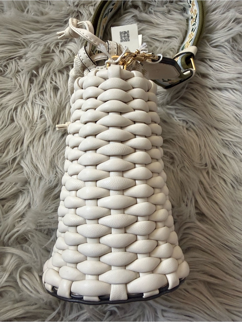 TORY BURCH Emerson Woven Mini Bucket Bag in New Ivory NWT - Picture 10 of 11